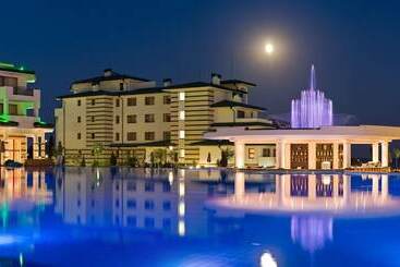 בית מלון כפרי Emerald Beach Resort & Spa