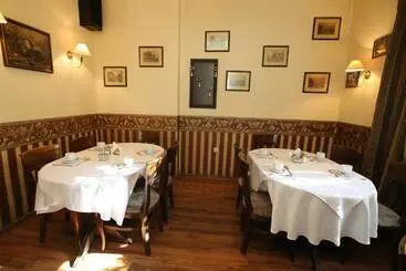 Hotel & Restaurant The House