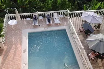 هتل Retreat Guest House