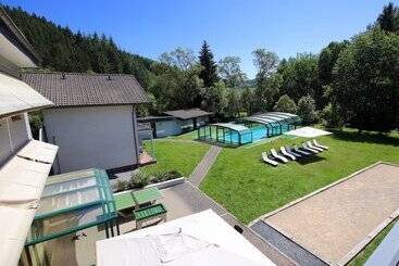 فندق على الطريق Val De L Our