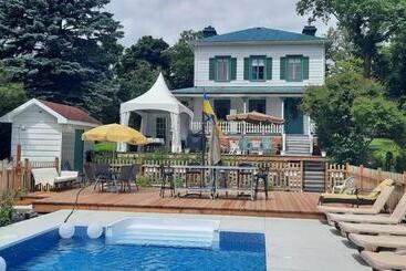 Bed and Breakfast La Maison De L île D Orléans    Déjeuner Gastronomique