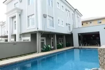 ホテル Prenox  And Suites