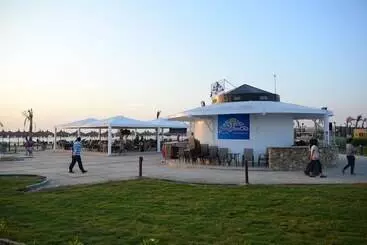هتل Mousa Coast