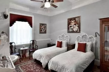 Brockamour Manor Bed And Breakfast