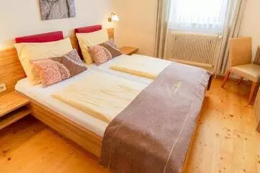 هتل Pension Gästehaus Heller