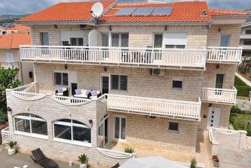 Turistihuoneistot Apartment House Jerko