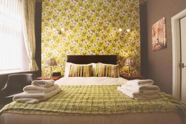 Отель The Black Bull Inn