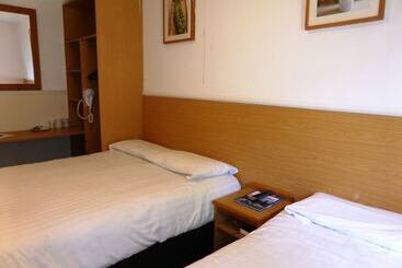 בית מלון כפרי The Old Vicarage