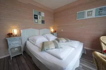 Hotel Villa Trémail La Plage Au Pied De Votre Chambre