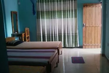Pension Thomasha Homestay & Tuk Tuk Service