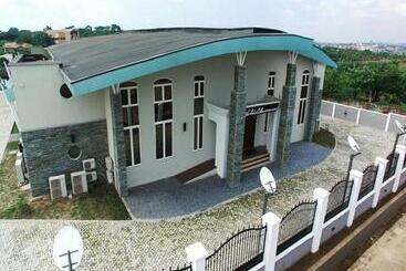 پانسیون Room In Lodge   World Lilies Hotel Events Place