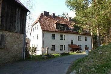 Hotell Reiterhof Finkenmühle Fewo Luna