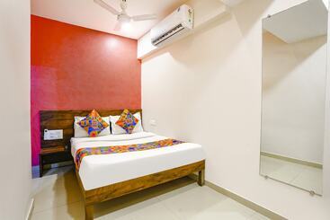 هتل Super Collection O Adajan Formerly Royal Paradise