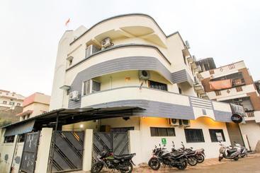 Hotel Super Collection O Hingna Road Formerly Cafe 8