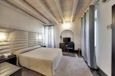 فندق Villa Del Lauro