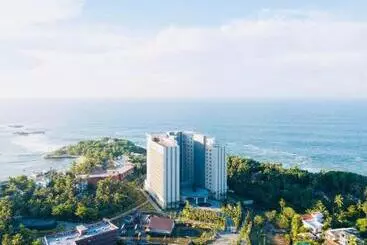 Araliya Beach Resort & Spa Unawatuna Where You Meet The Sea All Year