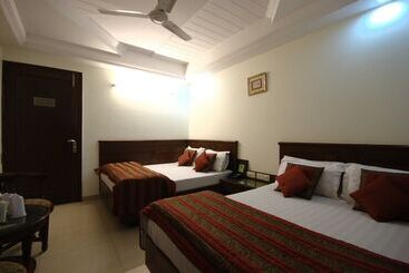 בית מלון כפרי Chanchal Deluxe