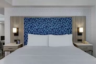 Отель Homewood Suites London Ontario