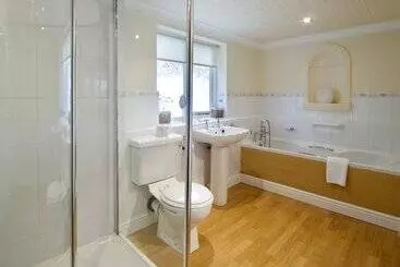 Derwent Manor Apartments