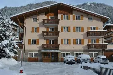 בית מלון כפרי Garni B&b Mozart Nesthouse