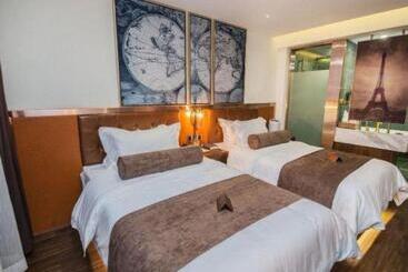 Hotel James Joyce Coffetel Xining Central Plaza