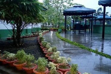 فندق Golaghat Gymkhana