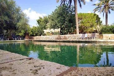 هتل روستایی Petit Hotel Es Figueral