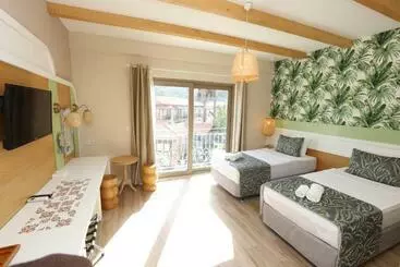 Hotel Dolphin Park