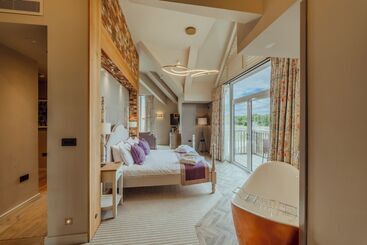 فندق Sandburn Hall