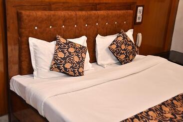 فندق Rajat Residency Bijnor