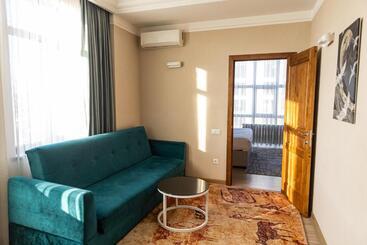 هتل Resident Bishkek