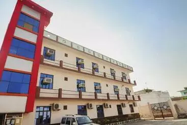 Hotel Oyo 72863 New Satkar