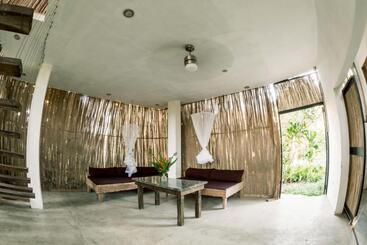 Ganesh Hostel & Shivas Bungalows