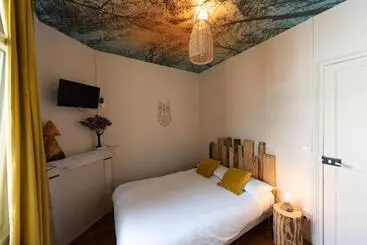 Hotelli Logis   Hostellerie & Restaurant Du Marché