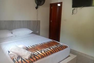 Otel Jireh   San Carlos Ant