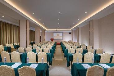 Vienna Hotel Shenzhen Fuyong Village
