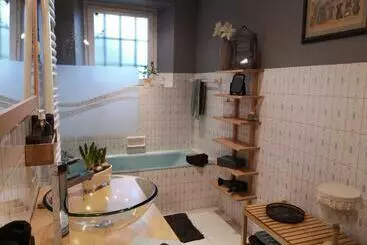 Aamiaismajoitus (B&B) Manoir De L Alleu