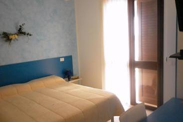 פנסיון Villa Al Mare Guest House