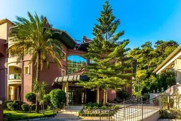 هتل Julian Forest Suites