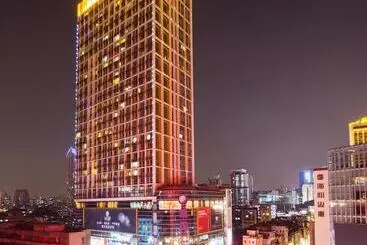 هتل Nomo Service Apartment Grand Continental