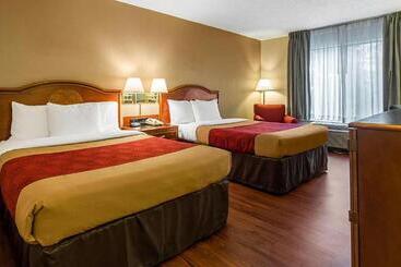 هتل Studios & Suites 4 Less Charlotte