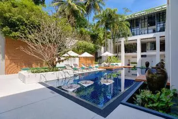 Outrigger Surin Beach Resort Sha Extra Plus