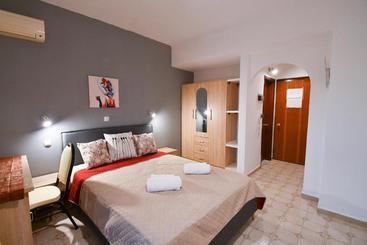 Aparthotel Ikaros Studios