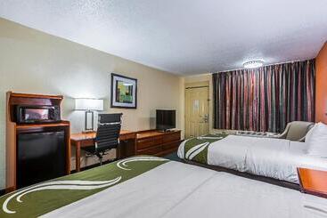 בית מלון כפרי Quality Inn Atlanta Northeast I85