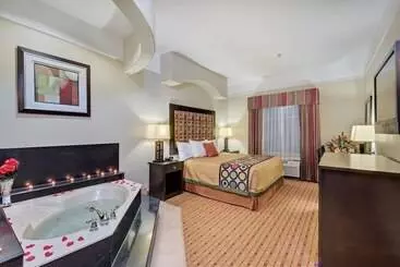 Hotell Super 8 By Wyndham Hidalgo At La Plaza Mall & Mcallen Airport