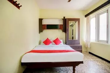 Отель Gaffinos Beach Resort