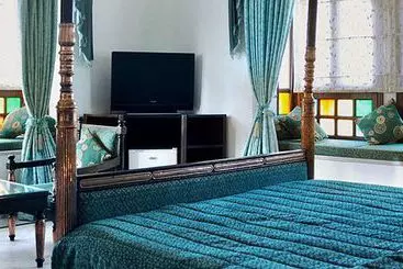 Отель Inder Prakash Lake Facing Boutique