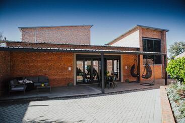 بنسيون The Jackal Guesthouse