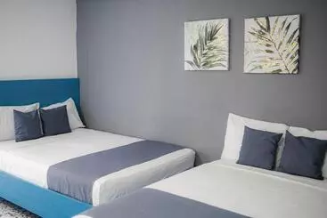 هتل Adaz Mediterráneo