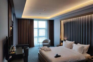 Aileena Hotel & Villas